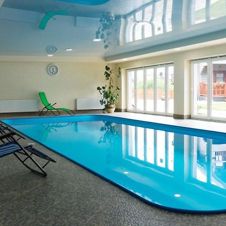 Family Hotel Kaskad Буковел Екстериор снимка