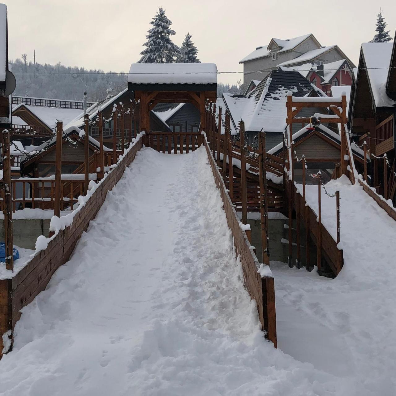 Family Hotel Kaskad Буковел Екстериор снимка